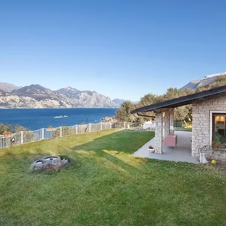 Manuela-vista Villa