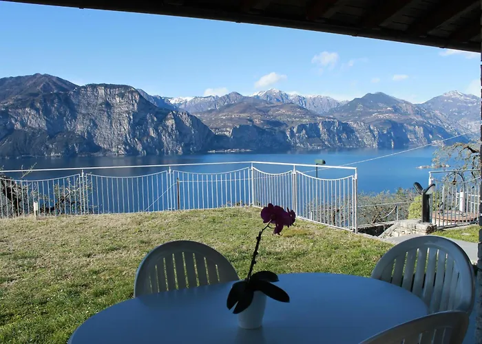 Manuela-lake View Villa Brenzone sul Garda